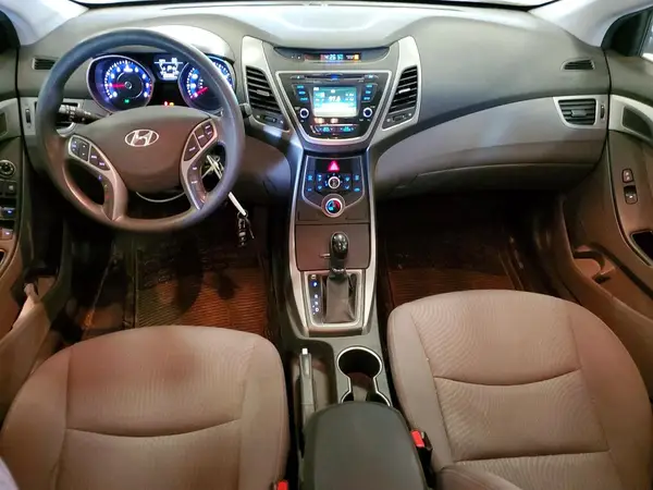 5NPDH4AE9GH781769 2016 HYUNDAI ELANTRA - Image 8