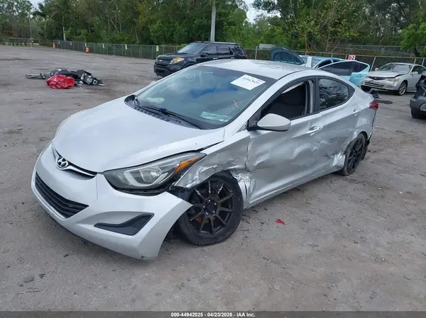 5NPDH4AE9GH781870 2016 HYUNDAI ELANTRA - Image 2