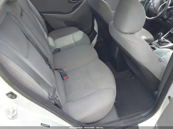 5NPDH4AE9GH781870 2016 HYUNDAI ELANTRA - Image 8