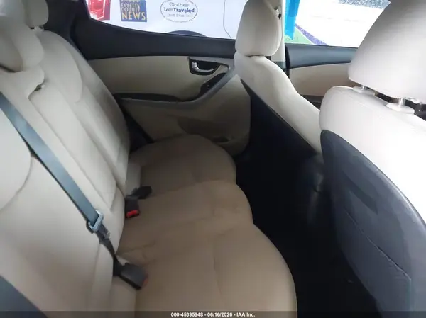 5NPDH4AE9GH782047 2016 HYUNDAI ELANTRA - Image 8