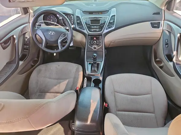 5NPDH4AE9GH782050 2016 HYUNDAI ELANTRA - Image 8