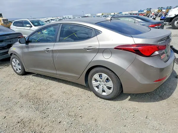 5NPDH4AE9GH782758 2016 HYUNDAI ELANTRA - Image 2