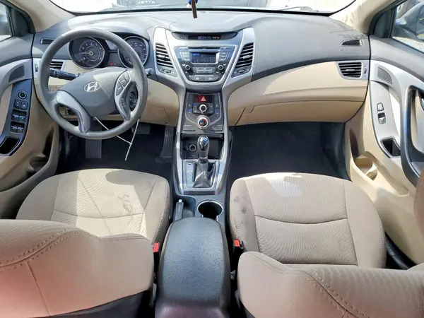 5NPDH4AE9GH782758 2016 HYUNDAI ELANTRA - Image 8
