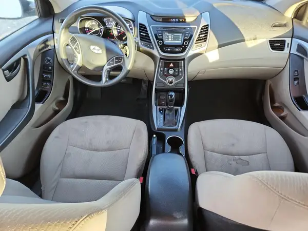 5NPDH4AE9GH783263 2016 HYUNDAI ELANTRA - Image 8