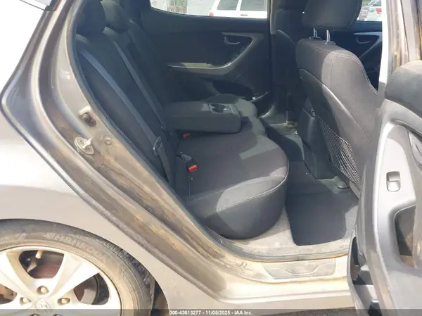5NPDH4AE9GH783487 2016 HYUNDAI ELANTRA - Image 8