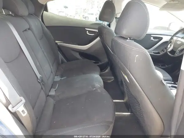 5NPDH4AE9GH783778 2016 HYUNDAI ELANTRA - Image 8