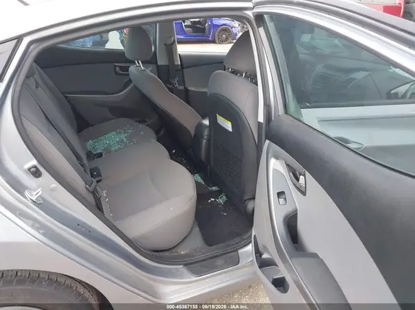 5NPDH4AE9GH784560 2016 HYUNDAI ELANTRA - Image 8