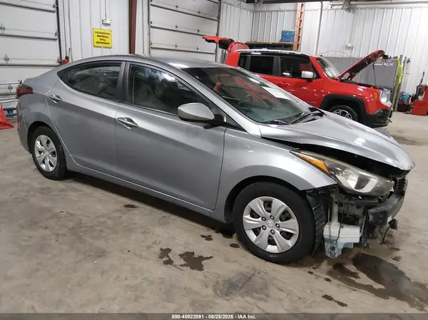 5NPDH4AE9GH785403 2016 HYUNDAI ELANTRA - Image 1