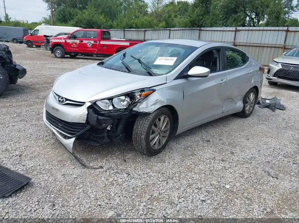 5NPDH4AE9GH787944 2016 HYUNDAI ELANTRA - Image 2