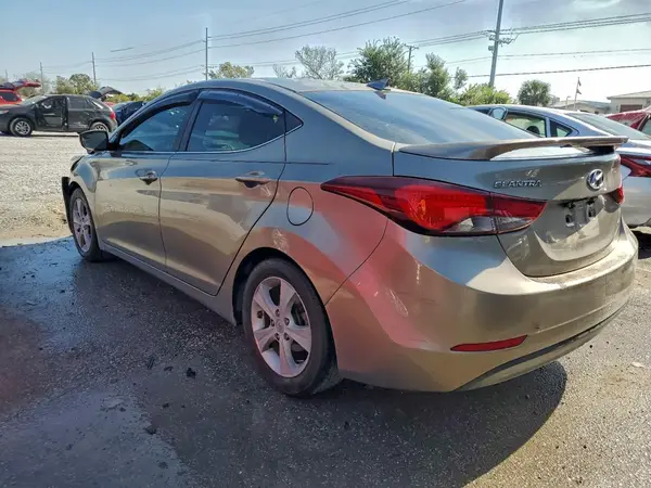 5NPDH4AE9GH788950 2016 HYUNDAI ELANTRA - Image 2