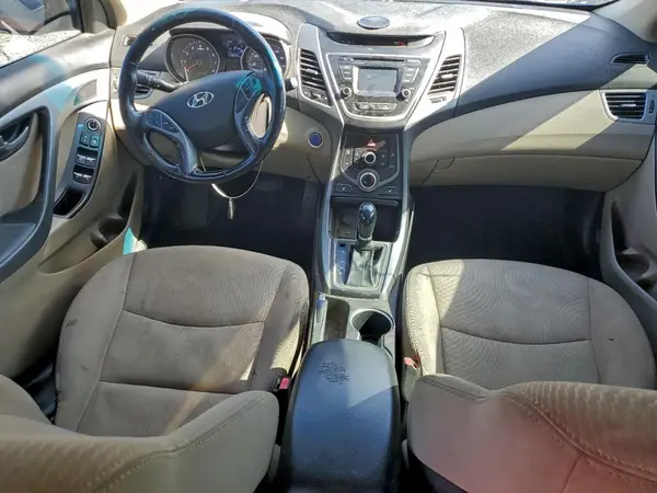 5NPDH4AE9GH788950 2016 HYUNDAI ELANTRA - Image 8