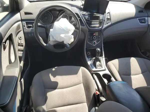 5NPDH4AE9GH789449 2016 HYUNDAI ELANTRA - Image 8