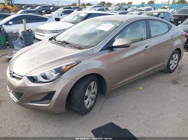 5NPDH4AE9GH789483 2016 HYUNDAI ELANTRA - Image 2