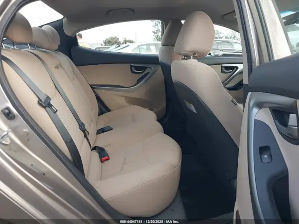 5NPDH4AE9GH789483 2016 HYUNDAI ELANTRA - Image 8