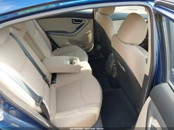 5NPDH4AE9GH792982 2016 HYUNDAI ELANTRA - Image 8