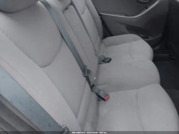 5NPDH4AE9GH793663 2016 HYUNDAI ELANTRA - Image 8