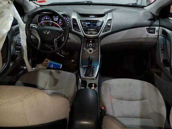 5NPDH4AE9GH793761 2016 HYUNDAI ELANTRA - Image 8