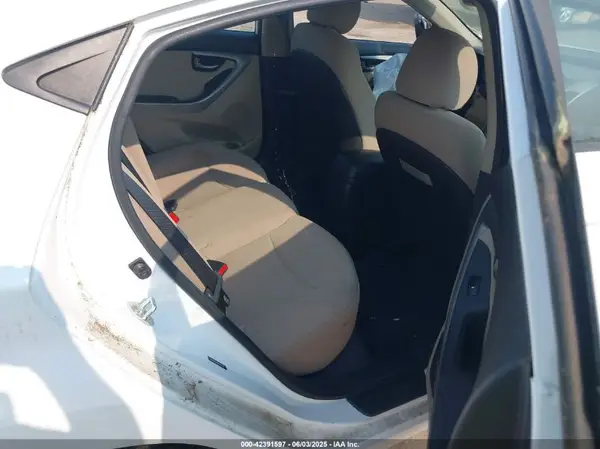 5NPDH4AE9GH794201 2016 HYUNDAI ELANTRA - Image 8