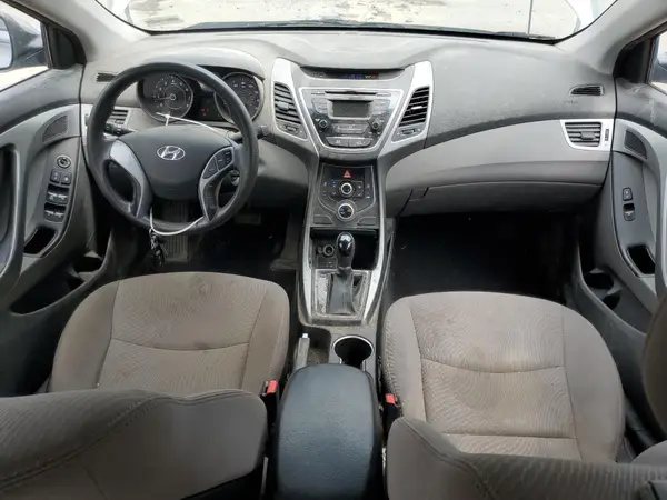5NPDH4AE9GH795381 2016 HYUNDAI ELANTRA - Image 8