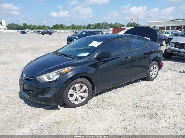 5NPDH4AE9GH796160 2016 HYUNDAI ELANTRA - Image 2