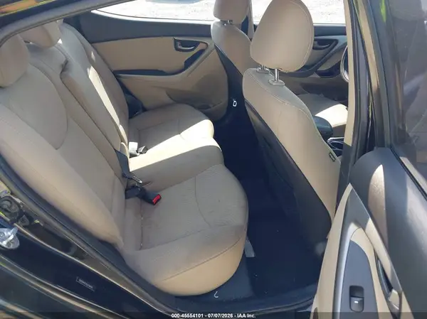 5NPDH4AE9GH796160 2016 HYUNDAI ELANTRA - Image 8