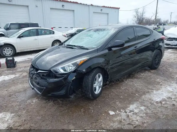 5NPDH4AE9GH797308 2016 HYUNDAI ELANTRA - Image 2