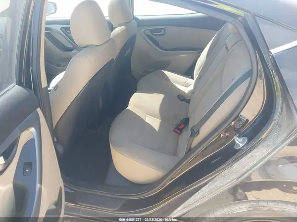 5NPDH4AE9GH797406 2016 HYUNDAI ELANTRA - Image 8
