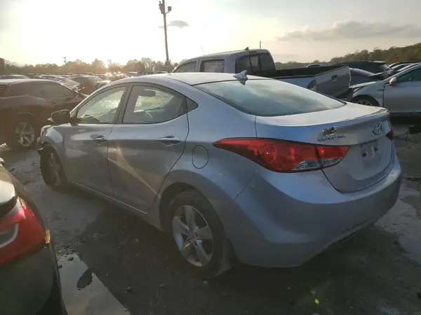 5NPDH4AEXDH255680 2017 HYUNDAI ELANTRA - Image 2