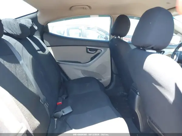 5NPDH4AEXGH654657 2016 HYUNDAI ELANTRA - Image 8