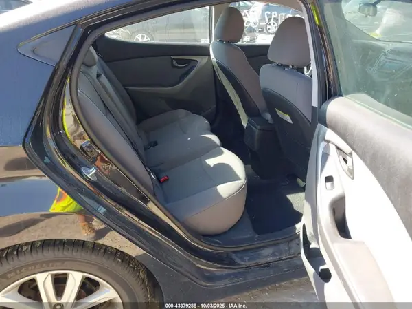 5NPDH4AEXGH654707 2016 HYUNDAI ELANTRA - Image 8