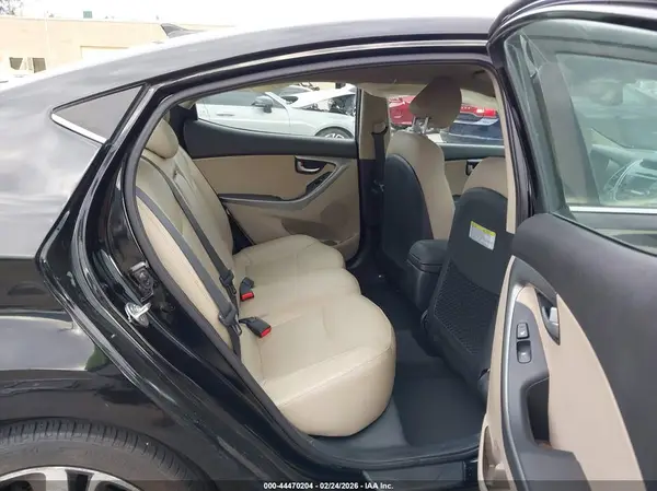 5NPDH4AEXGH657851 2016 HYUNDAI ELANTRA - Image 8