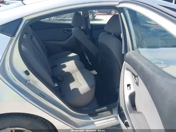 5NPDH4AEXGH664461 2016 HYUNDAI ELANTRA - Image 8