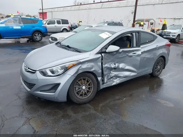 5NPDH4AEXGH665402 2016 HYUNDAI ELANTRA - Image 2