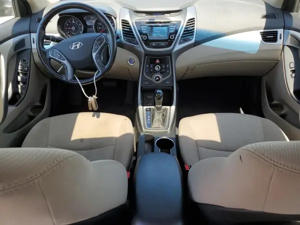 5NPDH4AEXGH672575 2016 HYUNDAI ELANTRA - Image 8