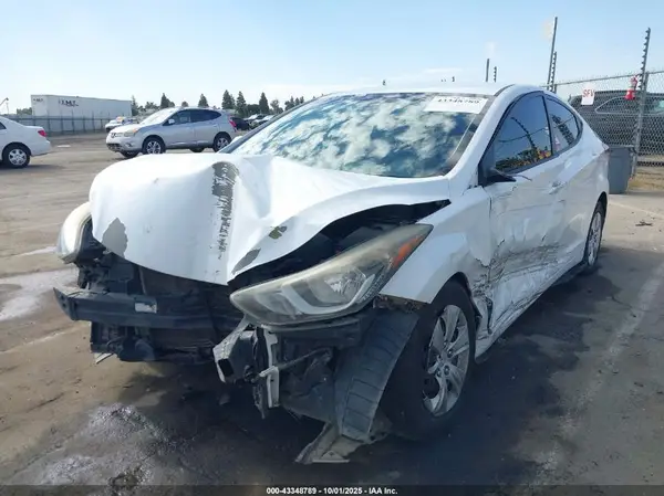 5NPDH4AEXGH687836 2016 HYUNDAI ELANTRA - Image 2