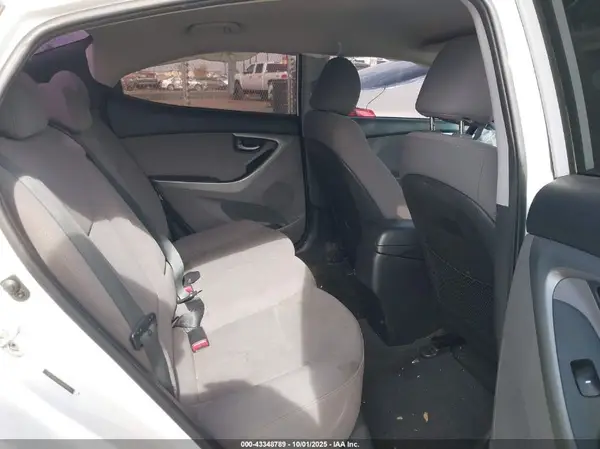 5NPDH4AEXGH687836 2016 HYUNDAI ELANTRA - Image 8