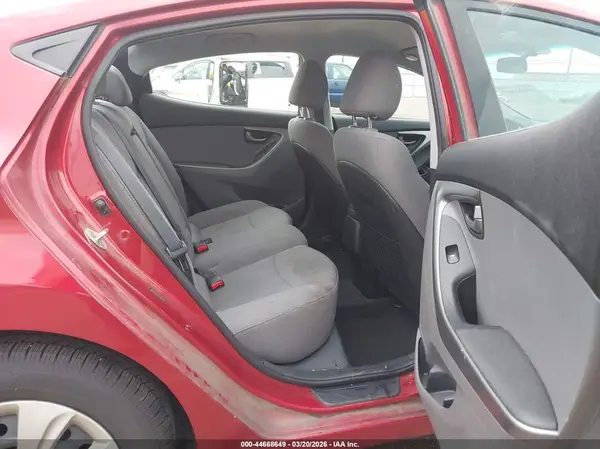 5NPDH4AEXGH695743 2016 HYUNDAI ELANTRA - Image 8