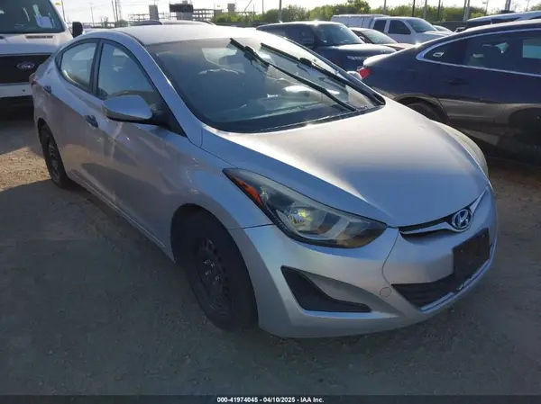 5NPDH4AEXGH695869 2016 HYUNDAI ELANTRA - Image 1