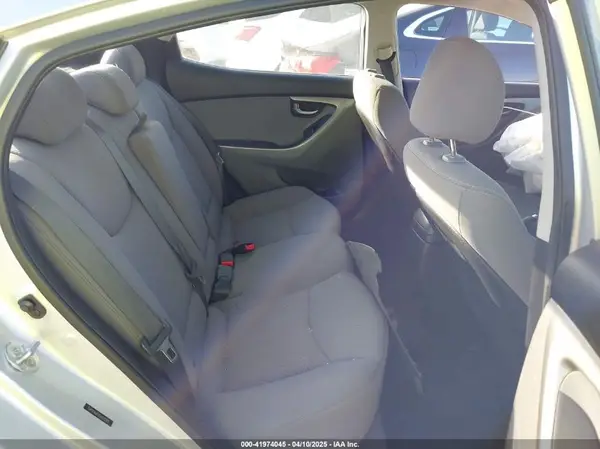 5NPDH4AEXGH695869 2016 HYUNDAI ELANTRA - Image 8