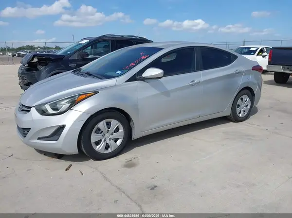 5NPDH4AEXGH698884 2016 HYUNDAI ELANTRA - Image 2