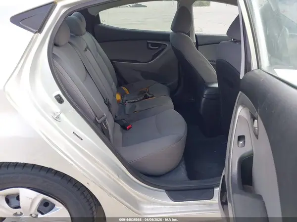 5NPDH4AEXGH698884 2016 HYUNDAI ELANTRA - Image 8