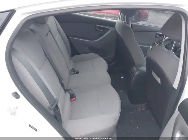 5NPDH4AEXGH703257 2016 HYUNDAI ELANTRA - Image 8