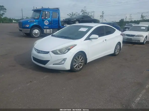 5NPDH4AEXGH704974 2016 HYUNDAI ELANTRA - Image 2