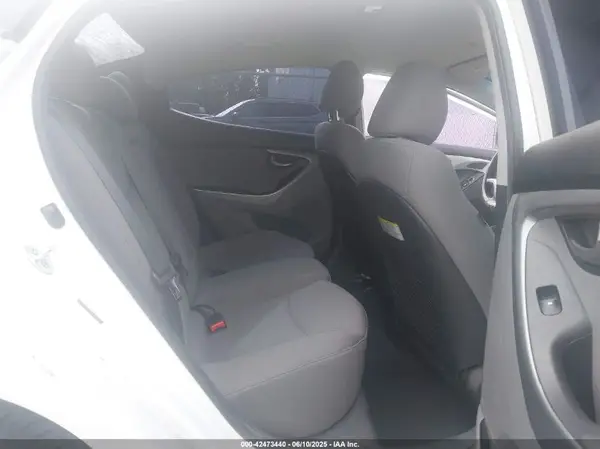 5NPDH4AEXGH704974 2016 HYUNDAI ELANTRA - Image 8
