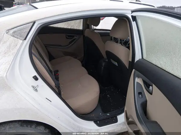 5NPDH4AEXGH715148 2016 HYUNDAI ELANTRA - Image 8