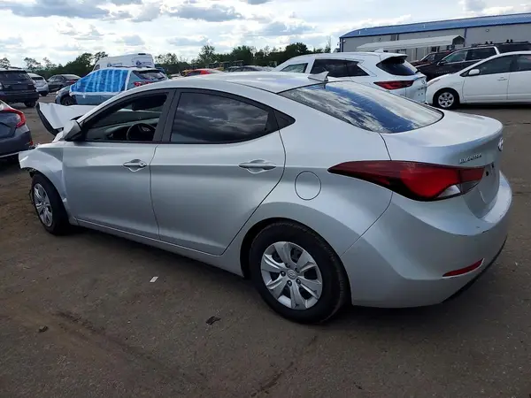 5NPDH4AEXGH716588 2016 HYUNDAI ELANTRA - Image 2