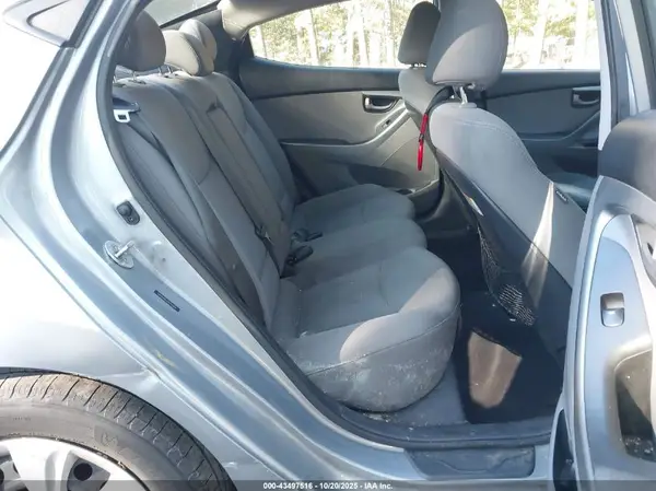5NPDH4AEXGH719359 2016 HYUNDAI ELANTRA - Image 8