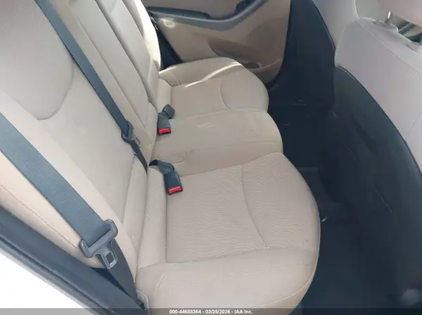 5NPDH4AEXGH721869 2016 HYUNDAI ELANTRA - Image 8