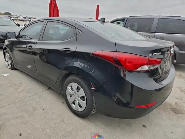 5NPDH4AEXGH724786 2016 HYUNDAI ELANTRA - Image 2
