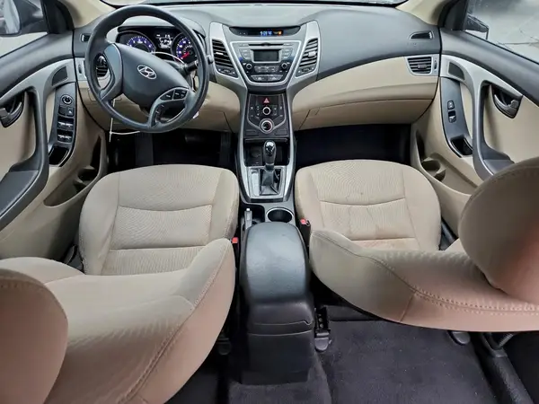 5NPDH4AEXGH724786 2016 HYUNDAI ELANTRA - Image 8